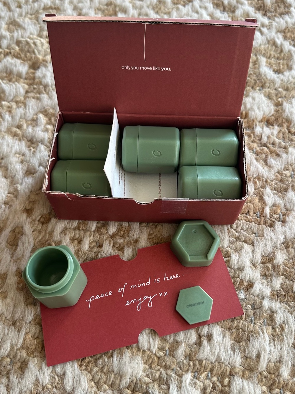 CADENCE Travel Capsules - Hexagonal Travel Toiletry Set - Eucalyptus Green - Picture 4 of 5